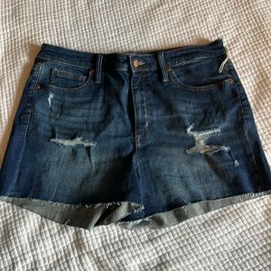 Universal thread shorts. New without tag